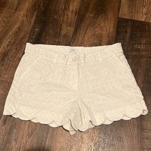 🤍Crown&Ivy scalloped shorts🤍